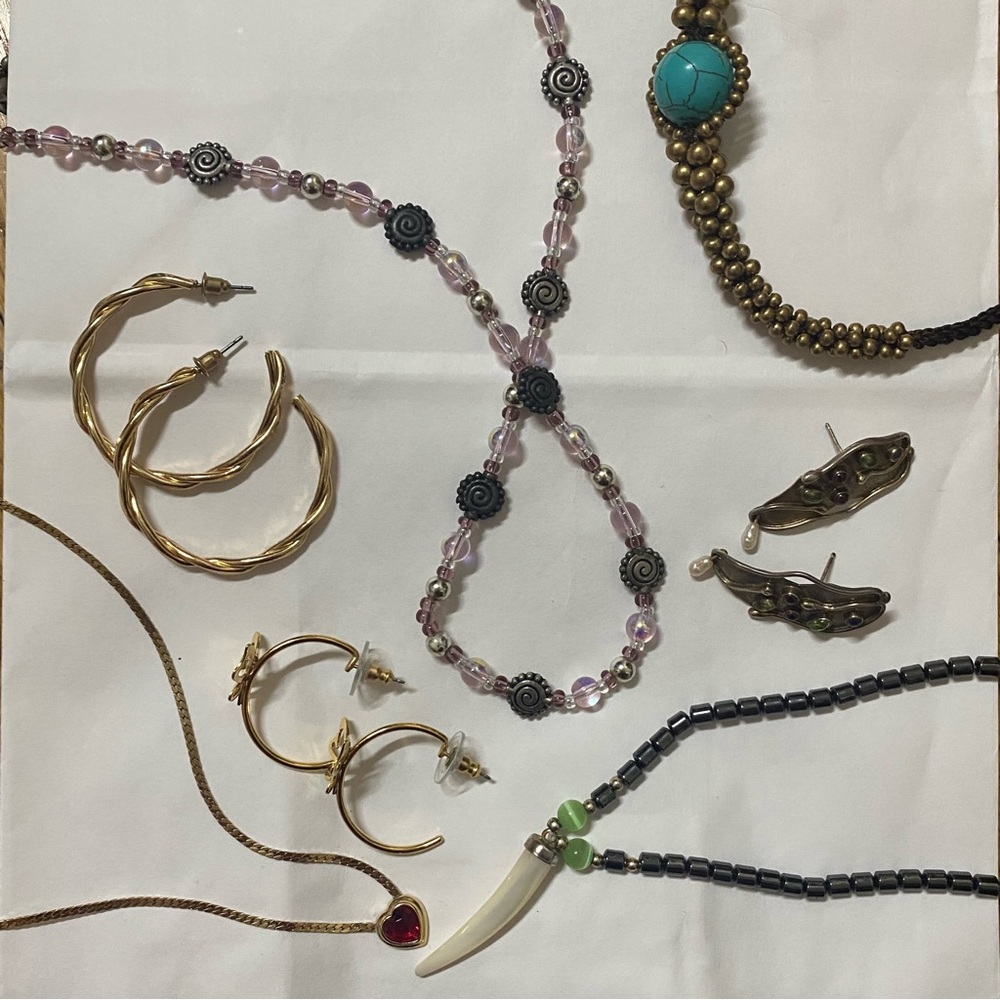 VINTAGE JEWLERY LOT!! GOLD, HANDMADE